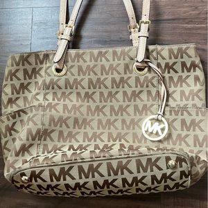 Michael Kors purse